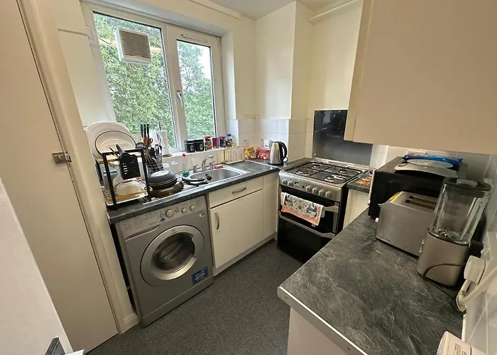Cozy Room In Shared Home Near Canary Wharf