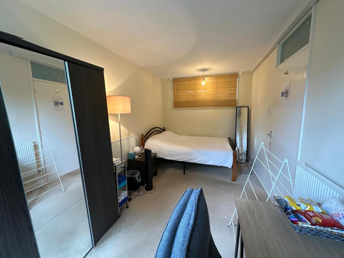 Проживание в семье Cozy In Shared Near Canary Wharf Лондон